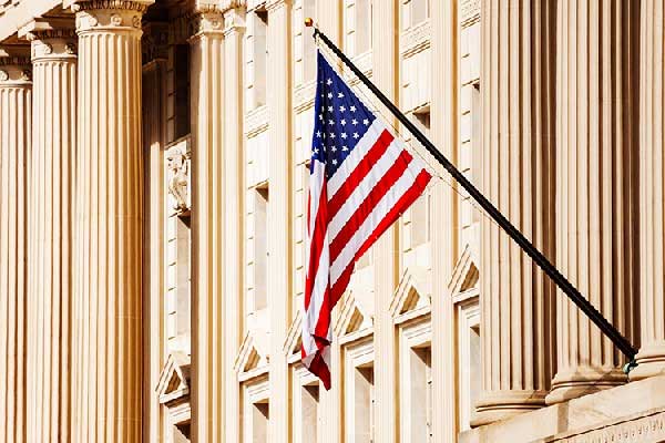 碧桂园服务启动组织架构调整并更换CFO，原CFO仍任执行总裁负责孵化业务板块